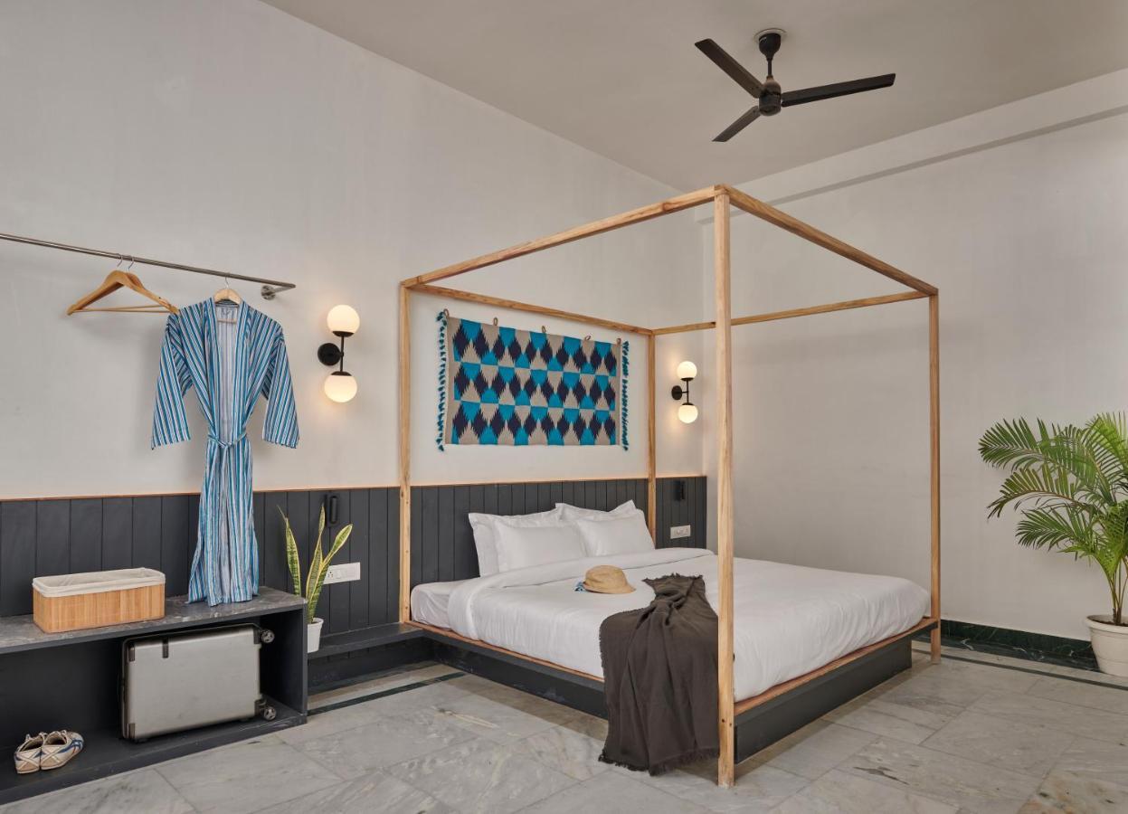 Poshtel Vns *